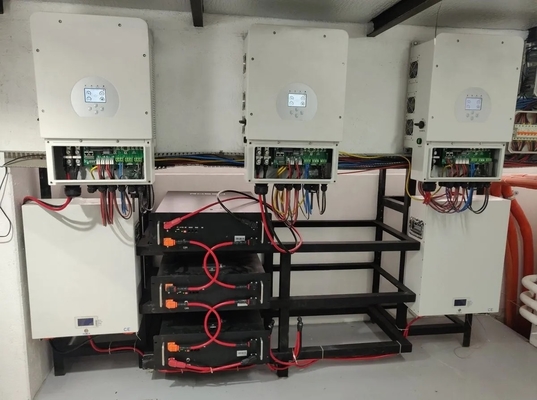 Desain Proyek Pra-penjualan Sistem Tenaga Surya Rumah dengan Kontroler Hybrid All-in-One MPPT