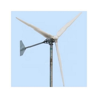 Sistem tenaga angin horizontal off-grid dengan pengontrol hibrida angin surya